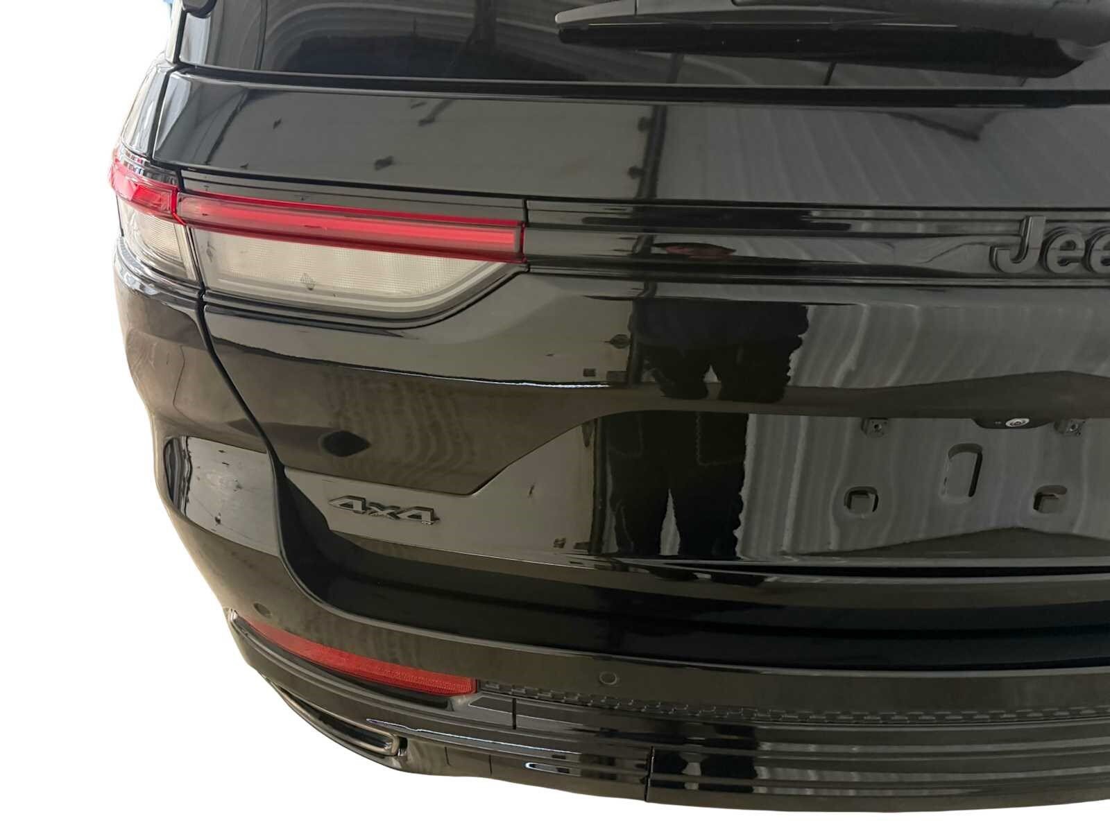 Certified 2024 Jeep Grand Cherokee Summit AWD/4WD image 17