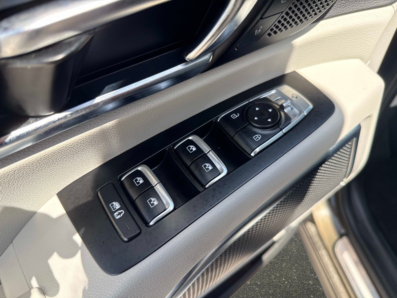 Used 2020 Kia Telluride SX w/ Towing Package FWD image 18