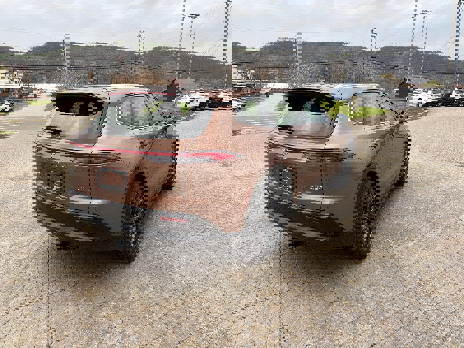 Used 2025 Toyota Crown Signia w/ Advanced Technology Package image 8