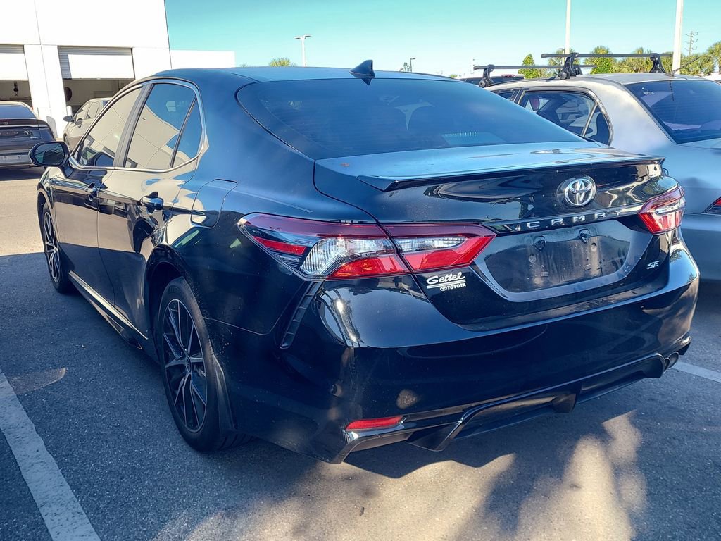 Used 2023 Toyota Camry SE video 2