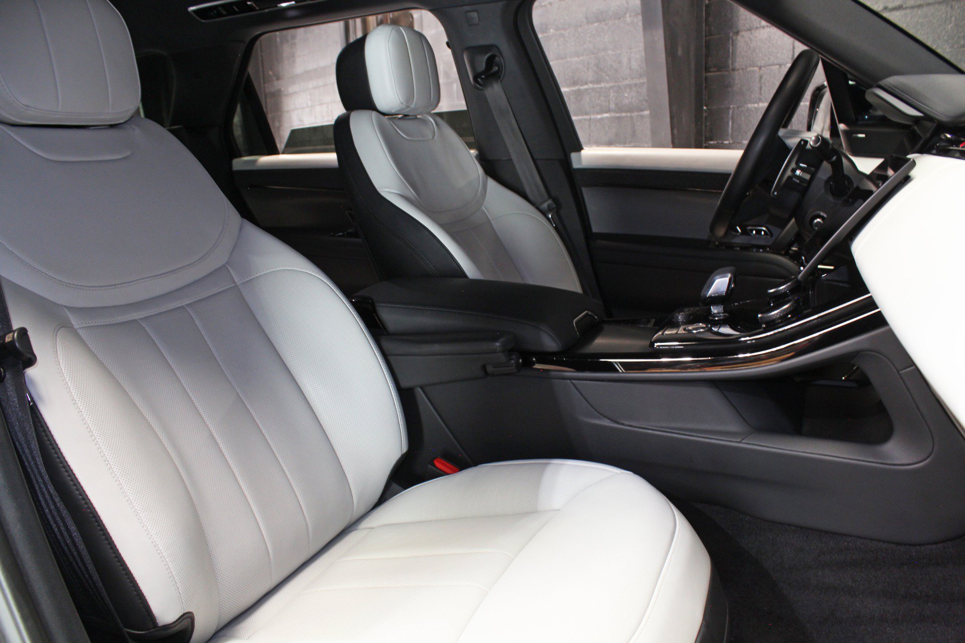 Used 2023 Land Rover Range Rover Sport SE Dynamic AWD/4WD image 47