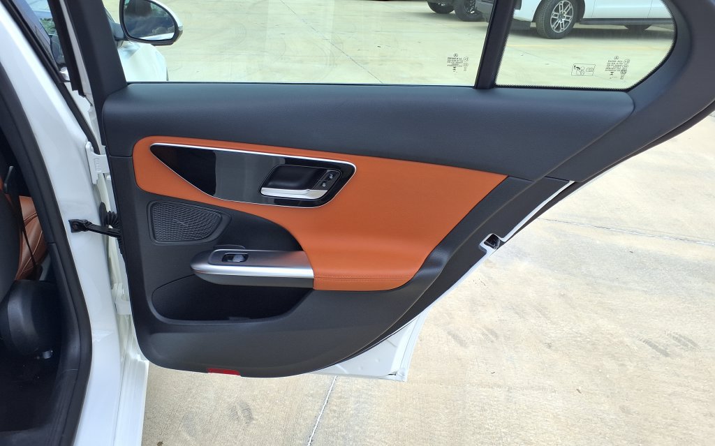 Used 2025 Mercedes-Benz C 300 Sedan image 15