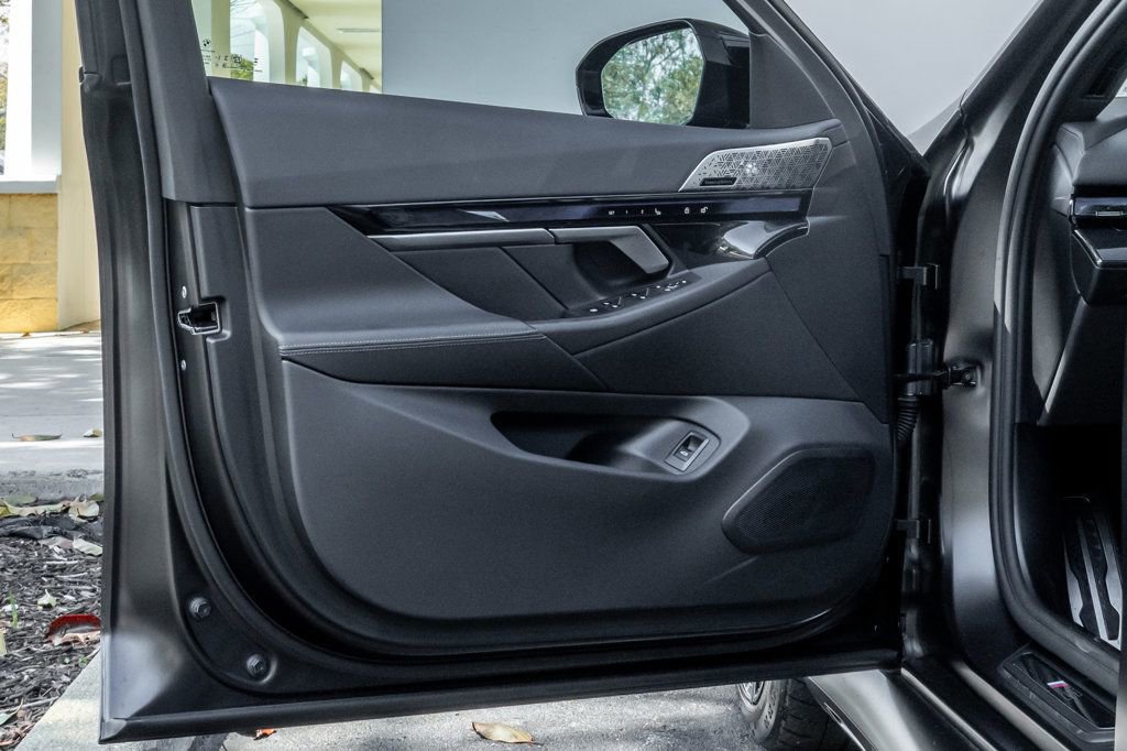 Used 2025 BMW M5 Touring image 36