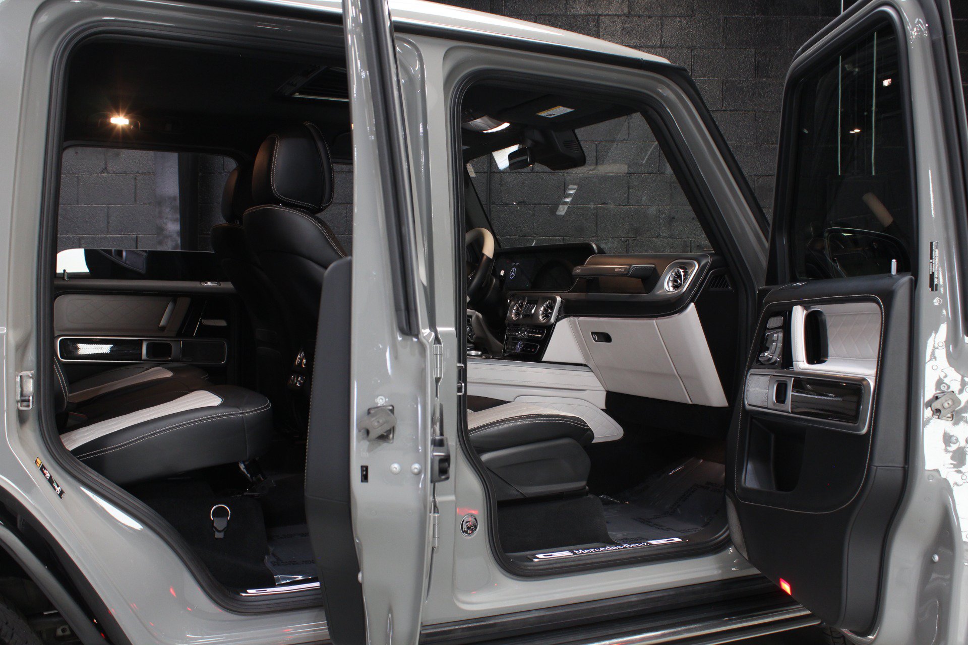 Used 2021 Mercedes-Benz G 550 image 29