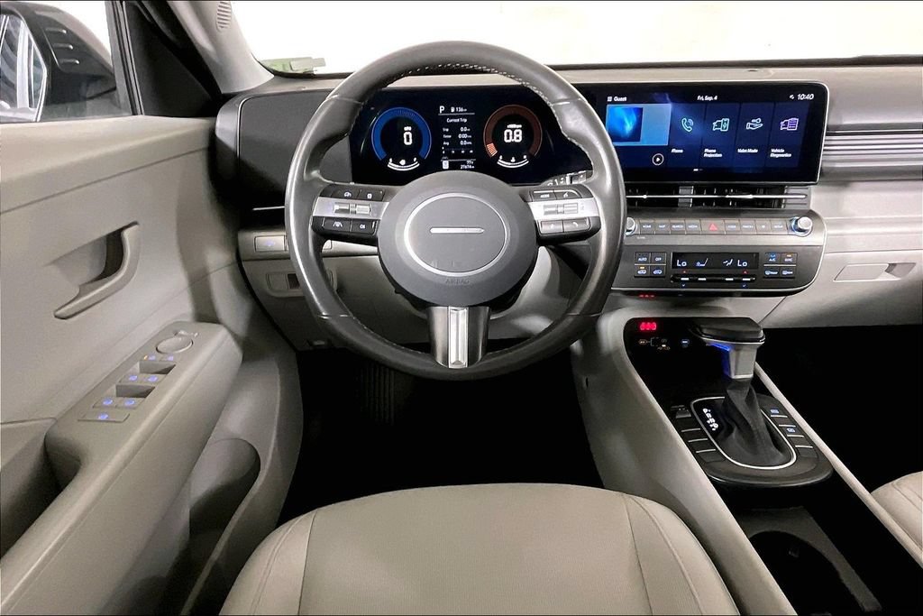 Used 2025 Hyundai Kona SEL FWD image 4