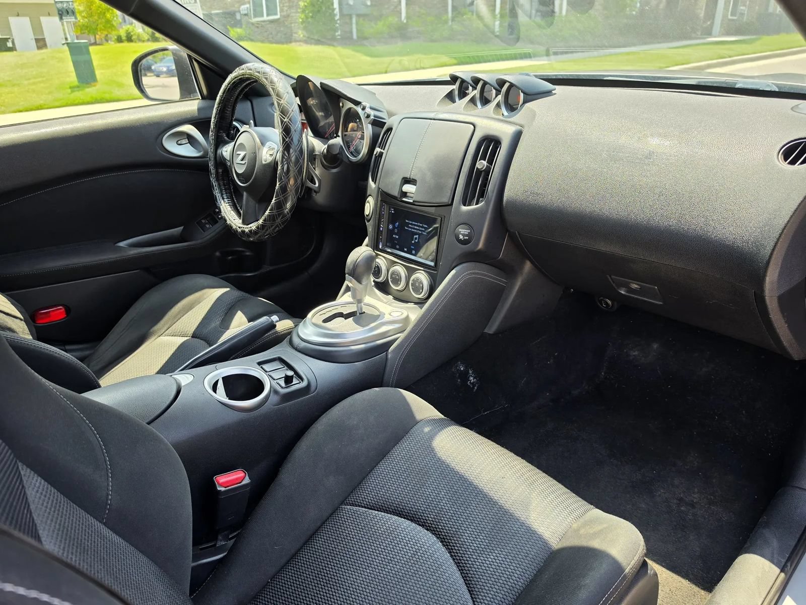 Used 2014 Nissan 370Z Coupe RWD image 13
