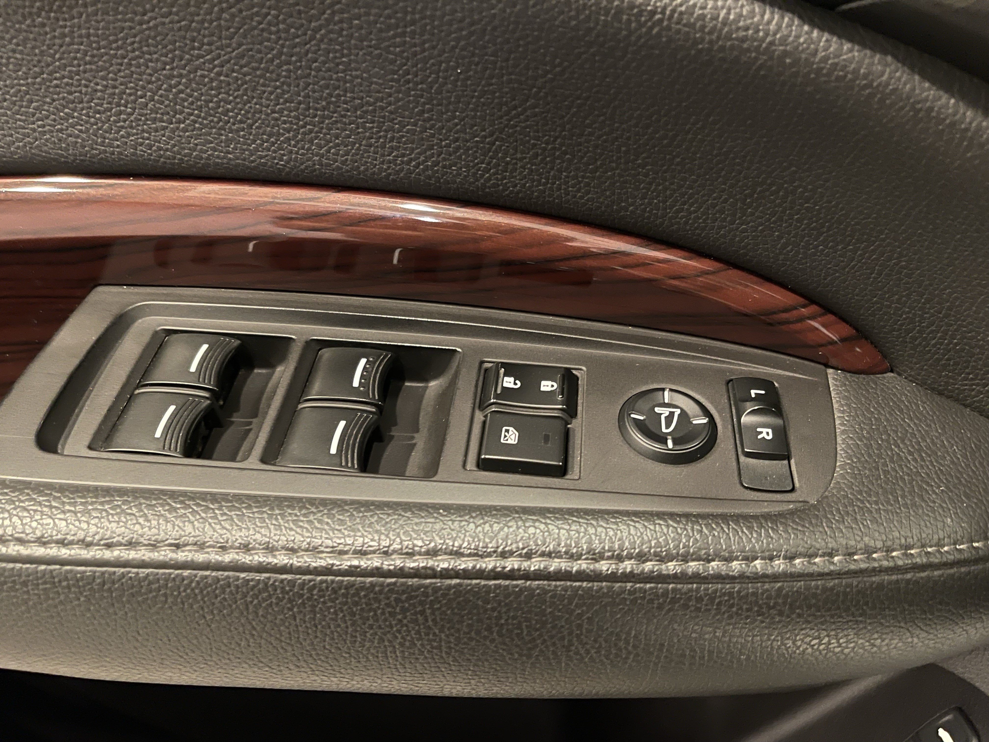 Used 2015 Acura MDX SH-AWD w/ Tech & Entertainment image 11