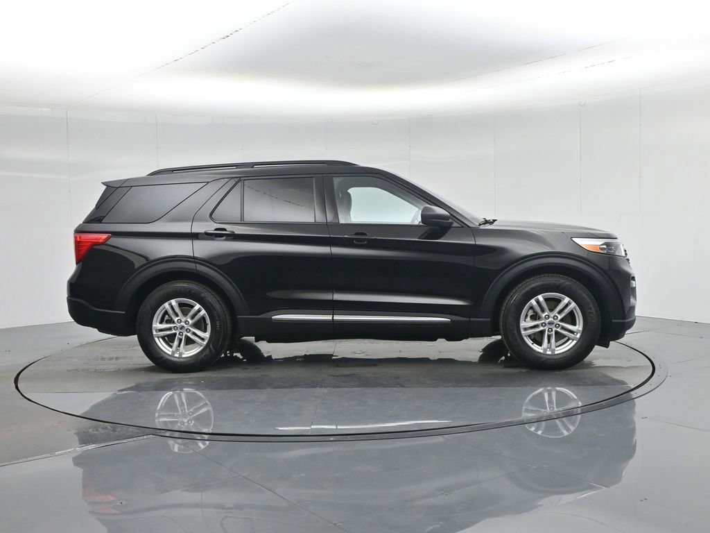 Certified 2022 Ford Explorer XLT w/ Equipment Group 202A image 38