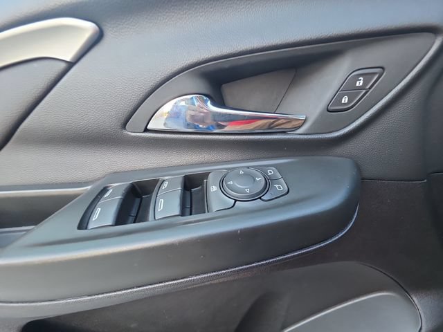 Used 2023 Chevrolet Bolt LT w/ Infotainment Package FWD image 21