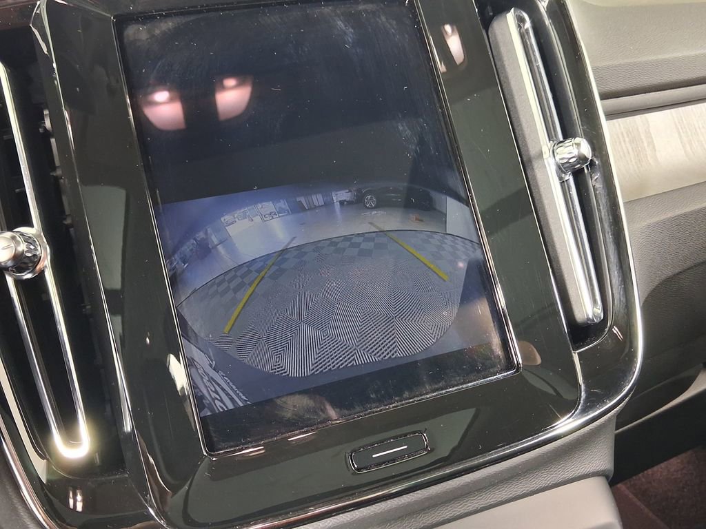 Used 2025 Volvo XC40 B5 Core AWD/4WD image 35