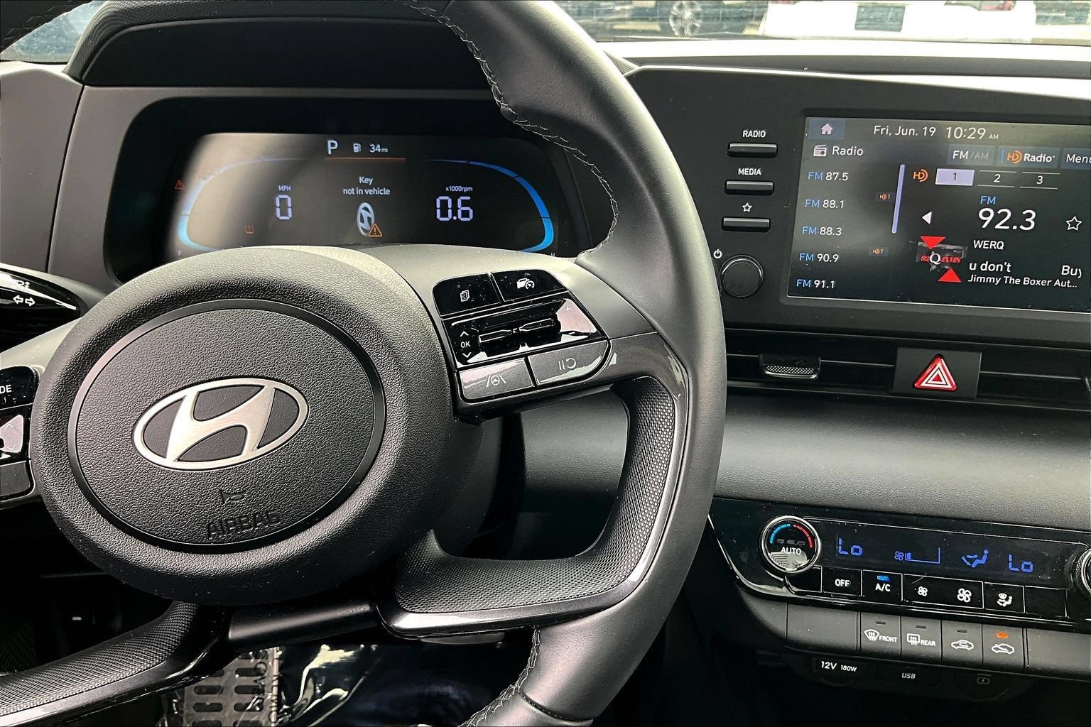 Used 2023 Hyundai Santa Fe SEL w/ Premium Package FWD image 14