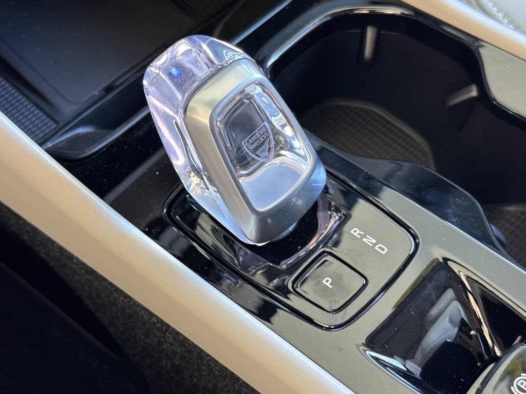 New 2026 Volvo XC40 B5 Plus w/ Protection Package Premier AWD/4WD image 21