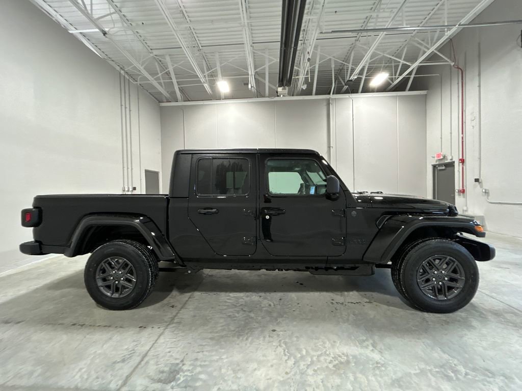 New 2026 Jeep Gladiator Sport image 5