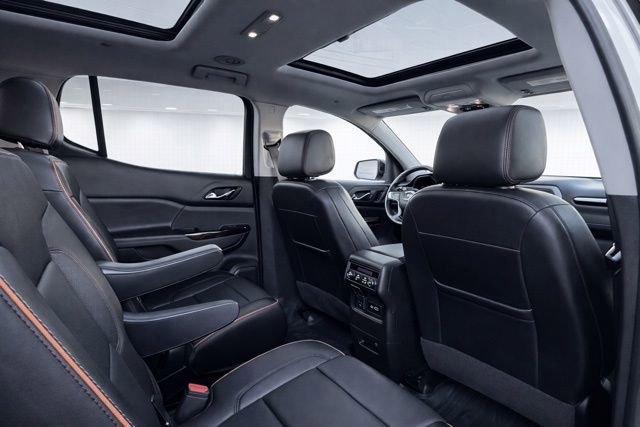 Used 2023 GMC Acadia AT4 w/ GMC Pro Grade Package image 14