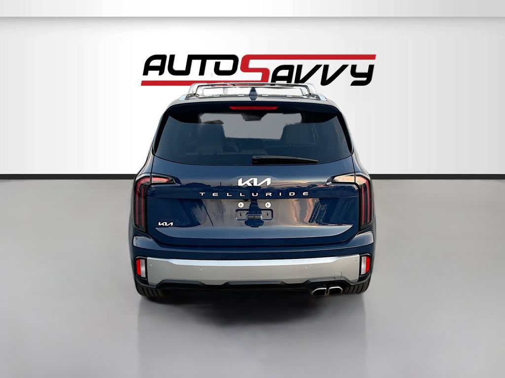 Used 2023 Kia Telluride EX w/ EX Captain's Chair Package FWD image 6