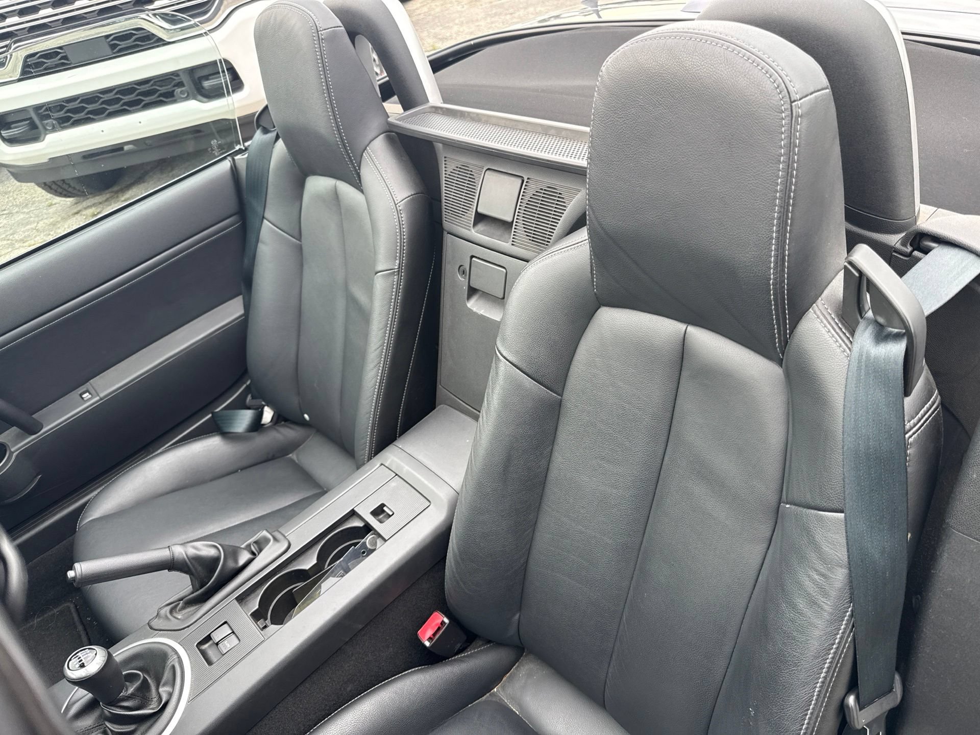 Used 2006 MAZDA MX-5 Miata Grand Touring RWD image 10