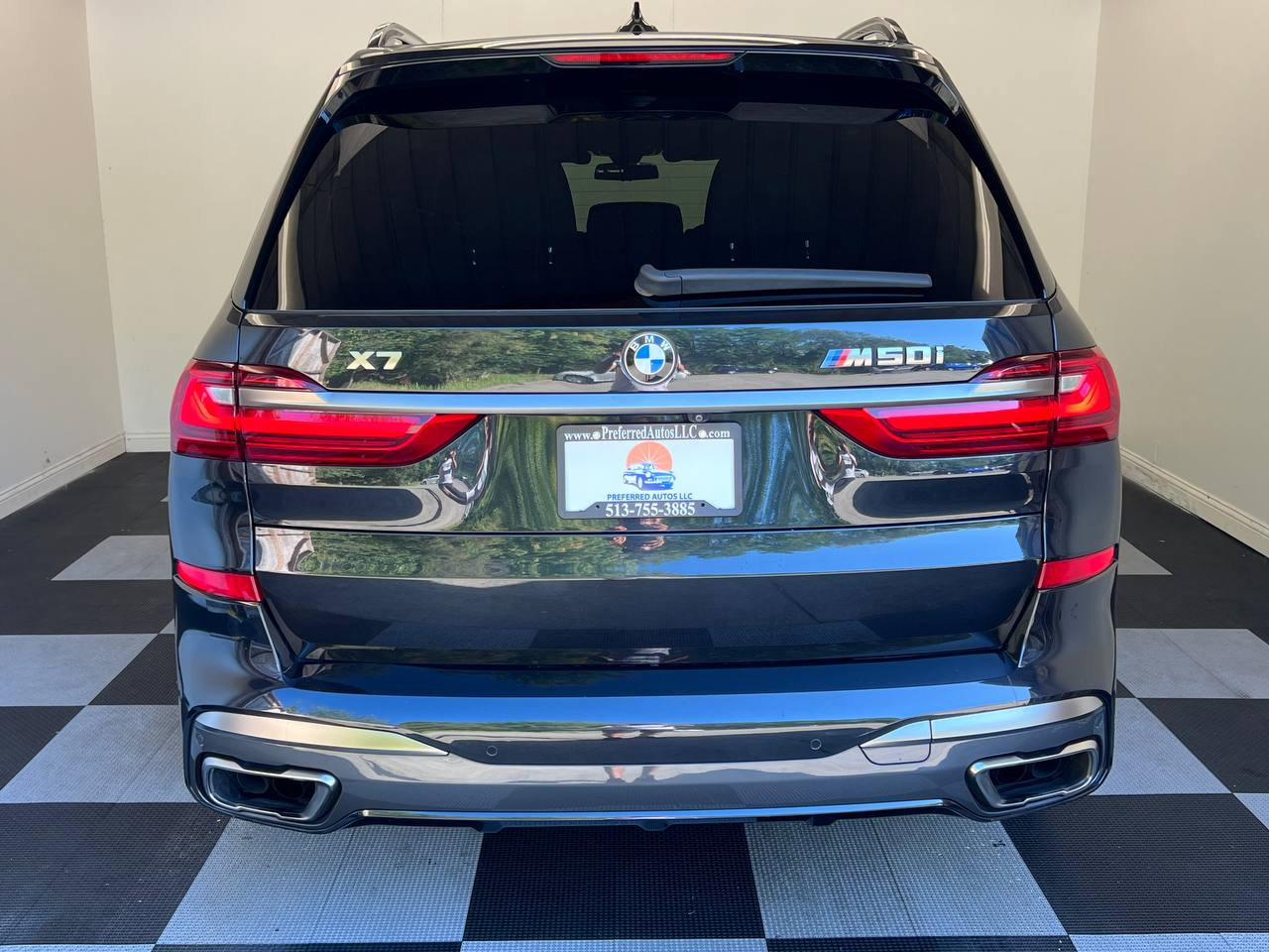 Used 2020 BMW X7 M50i w/ Executive Package image 5