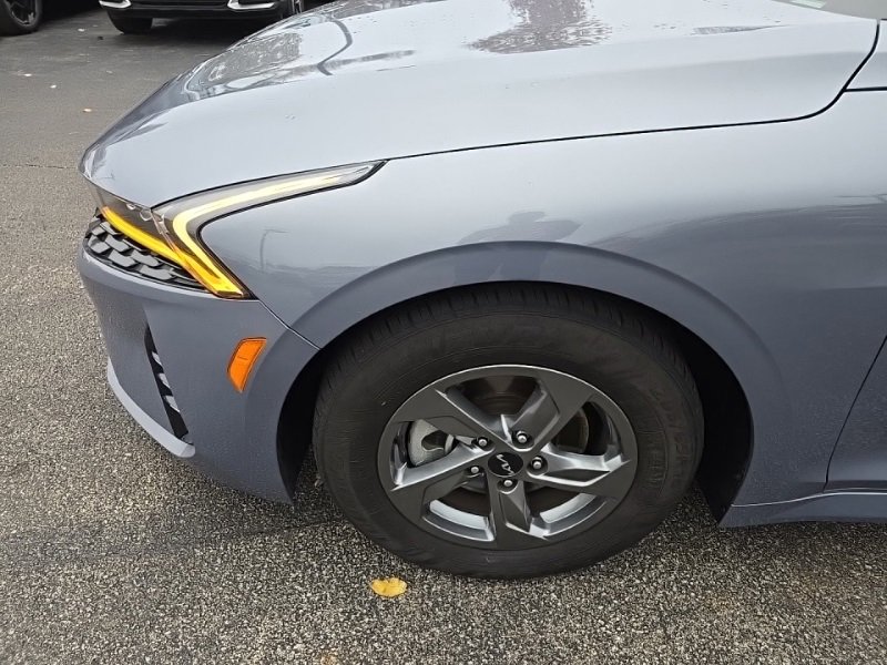 Used 2023 Kia K5 LXS image 9