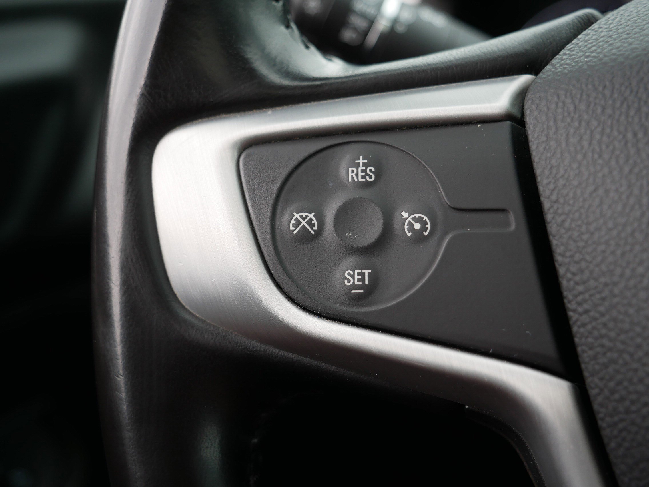 Used 2018 GMC Acadia SLT image 28