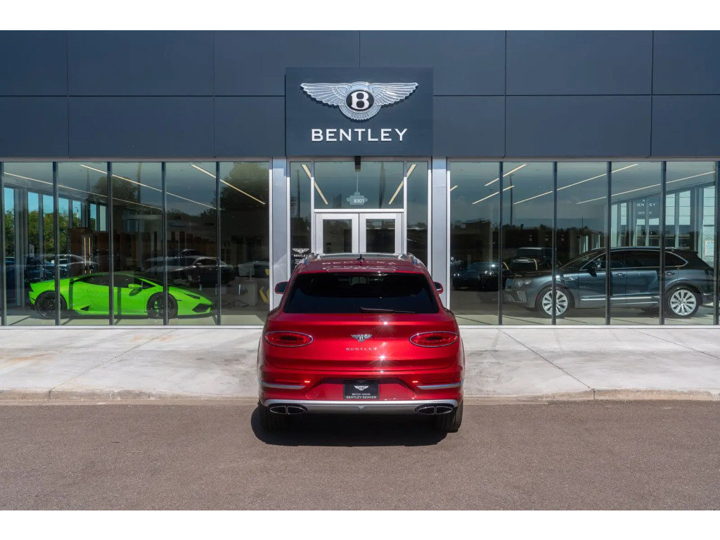 Used 2024 Bentley Bentayga Extended Wheelbase image 26