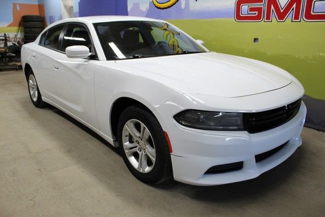 Used 2022 Dodge Charger SXT RWD image 3
