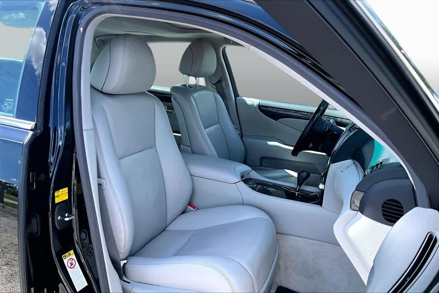 Used 2012 Lexus LS 460 AWD w/ Luxury Value Edition image 8