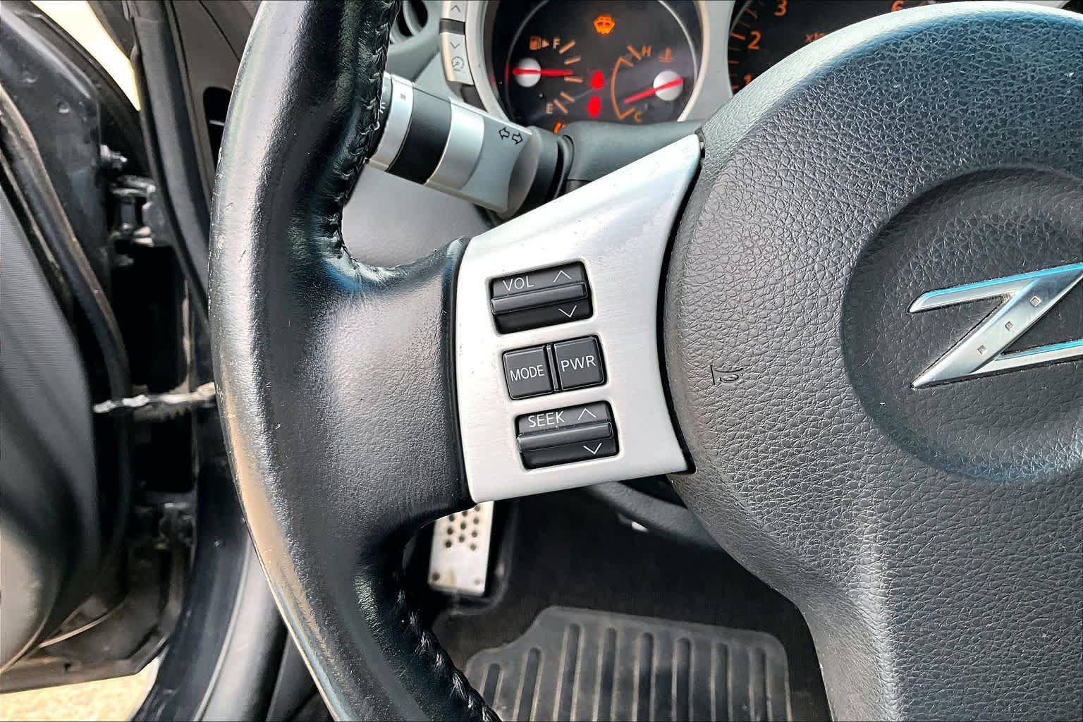 Used 2008 Nissan 350Z Touring RWD image 20
