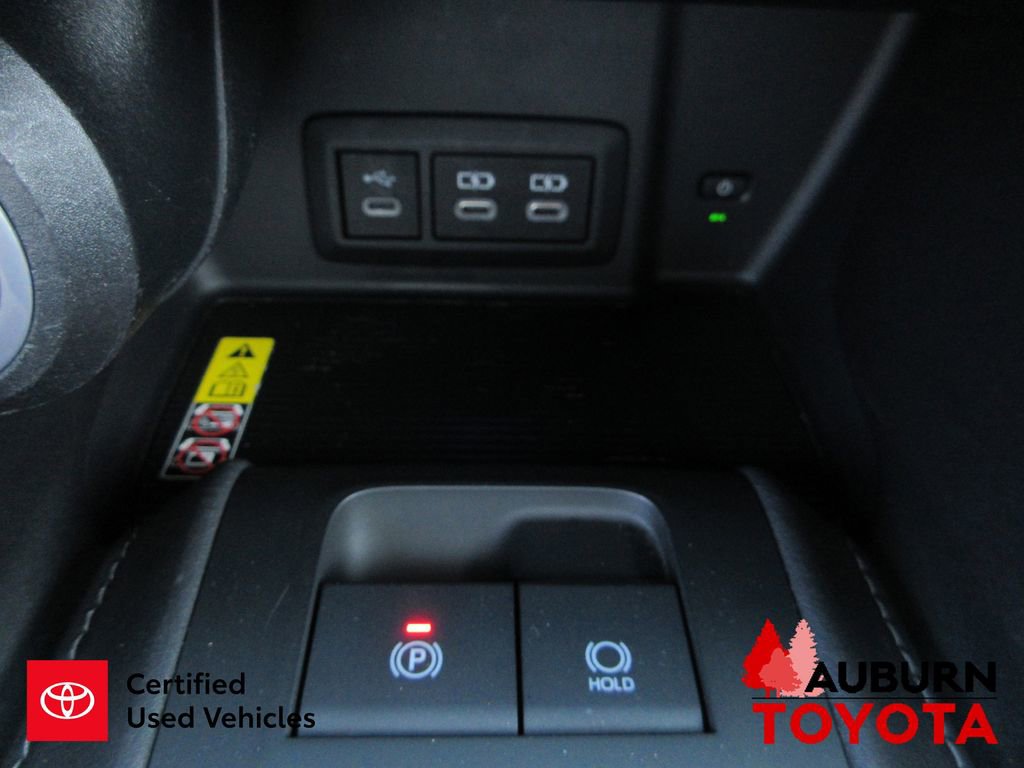 Certified 2024 Toyota Venza LE image 17