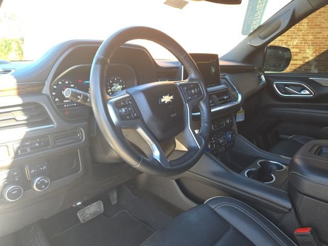Used 2023 Chevrolet Suburban Premier AWD/4WD image 8