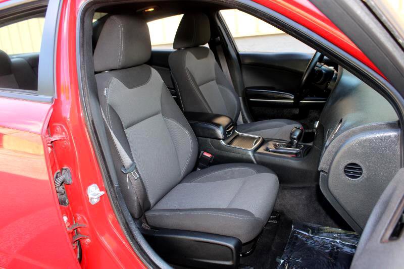 Used 2018 Dodge Charger SXT image 9