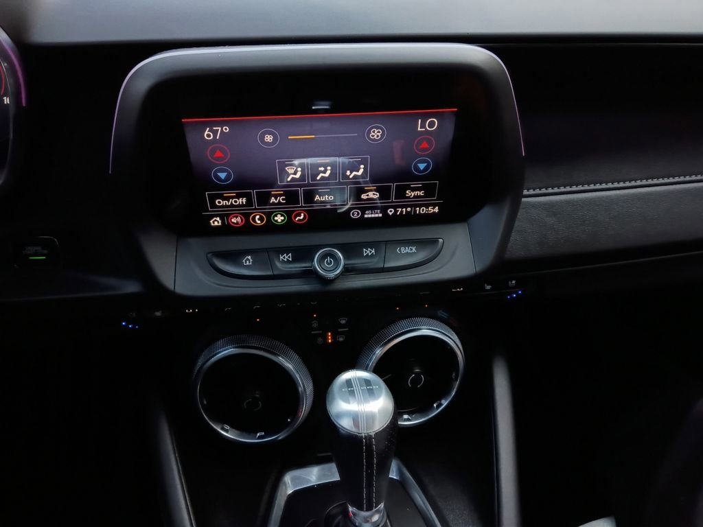 Used 2020 Chevrolet Camaro LT image 4