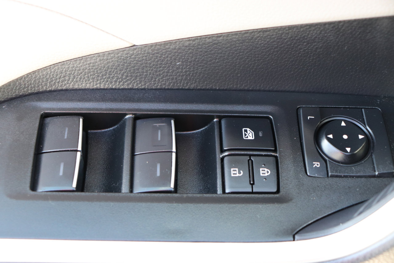 Used 2025 Toyota RAV4 XLE image 43