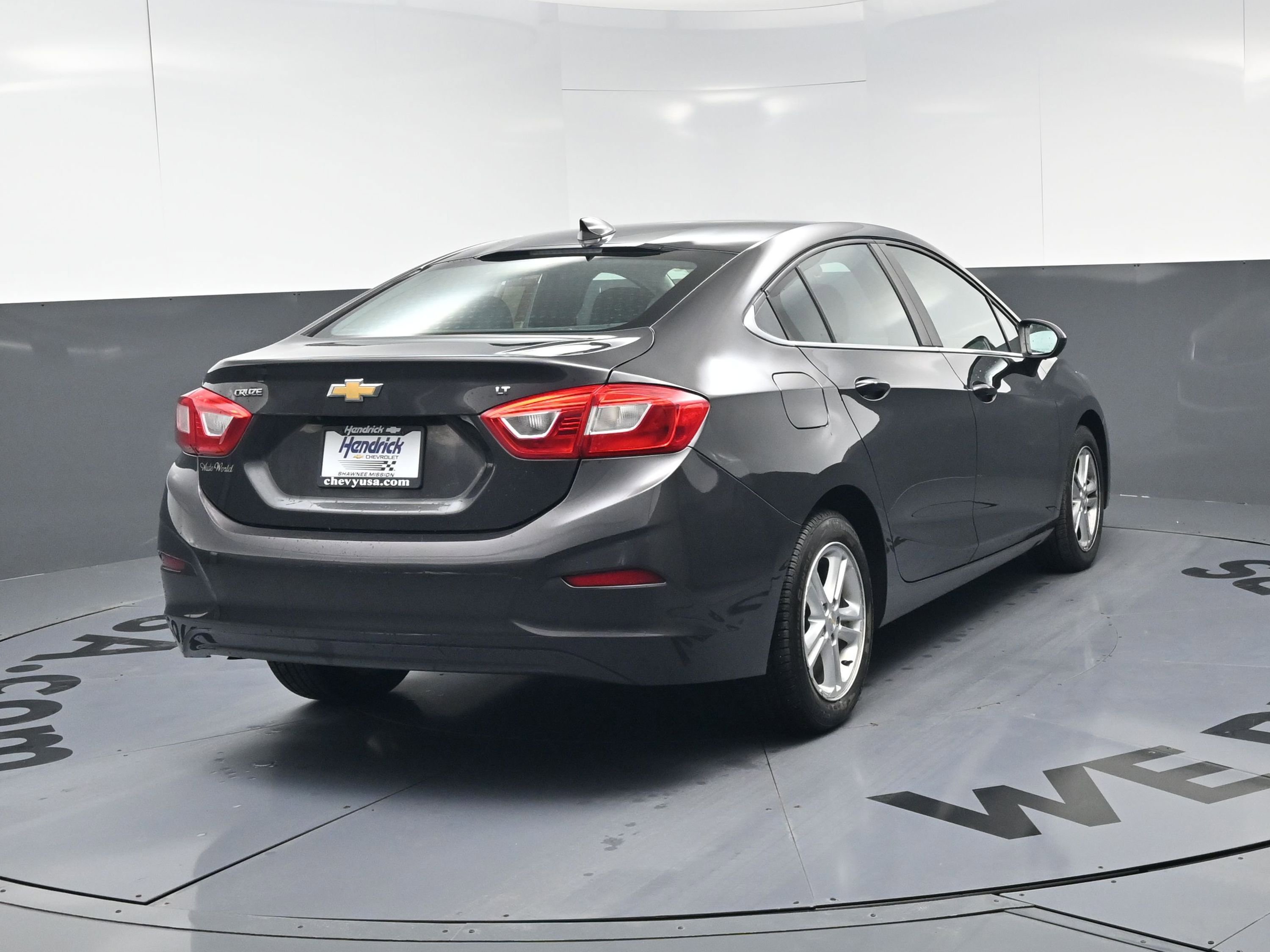 Used 2017 Chevrolet Cruze LT w/ Convenience Package image 9