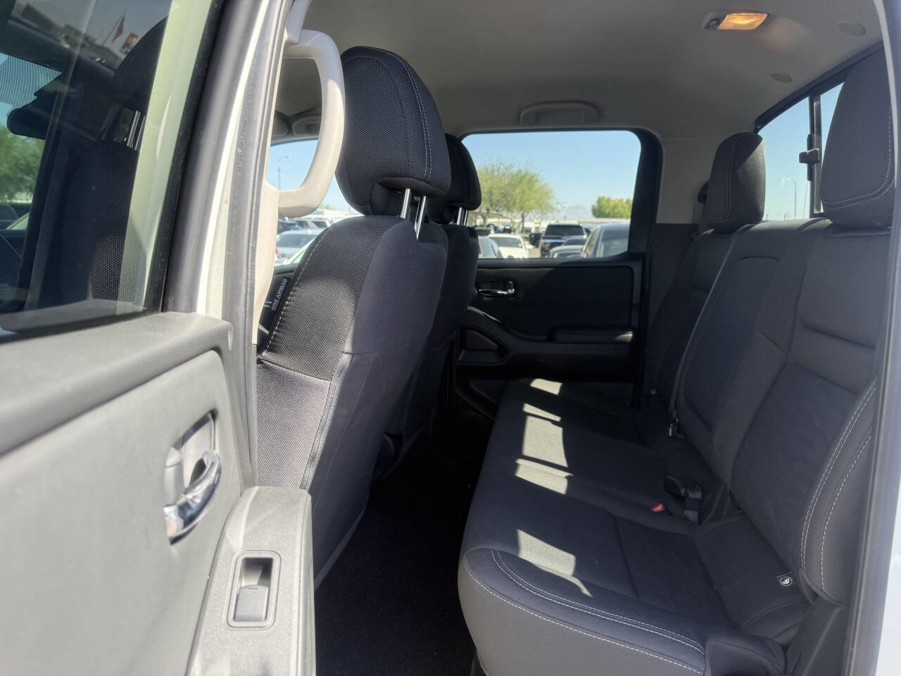 Used 2024 Nissan Frontier SV w/ SV Convenience Package image 27