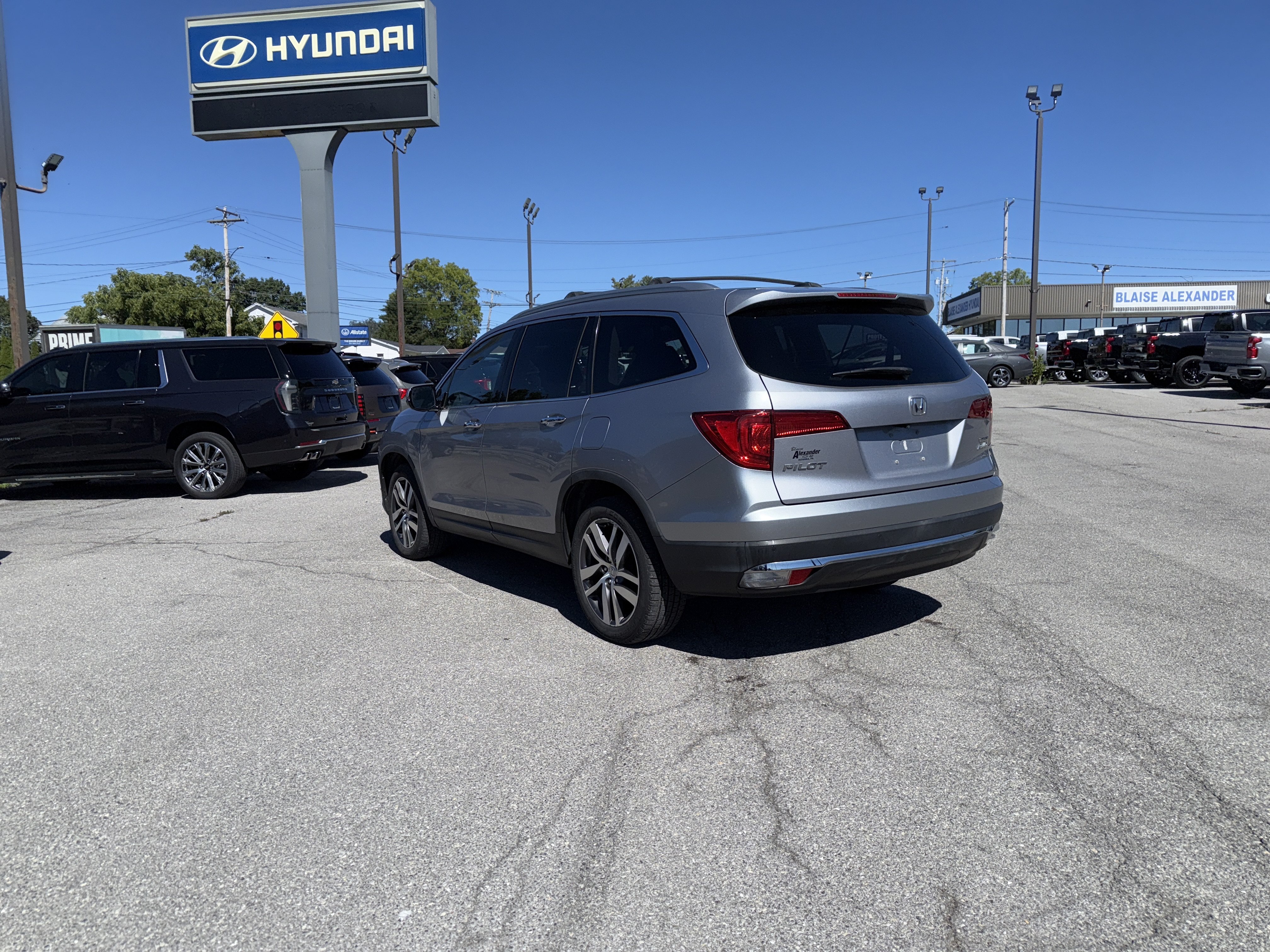 Used 2017 Honda Pilot Touring image 5