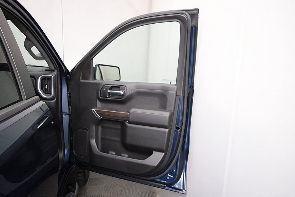 Used 2020 Chevrolet Silverado 1500 LT AWD/4WD image 15