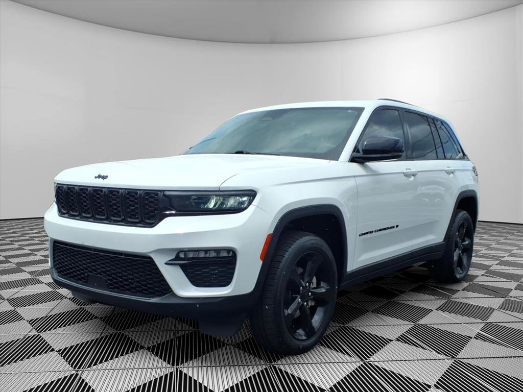 Used 2023 Jeep Grand Cherokee Limited w/ Black Appearance Package RWD image 24