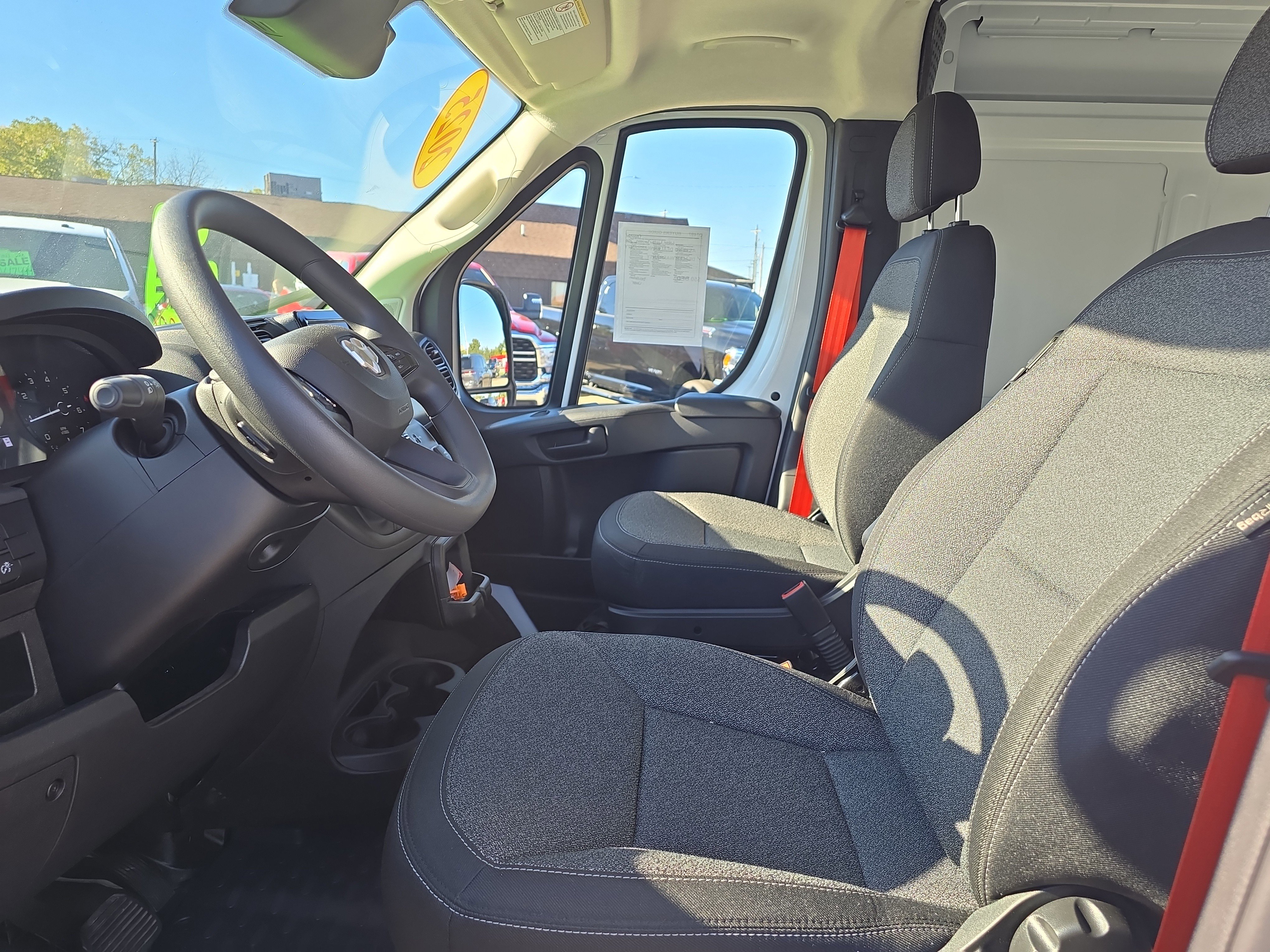 Used 2025 RAM ProMaster 2500 w/ Convenience Group image 12