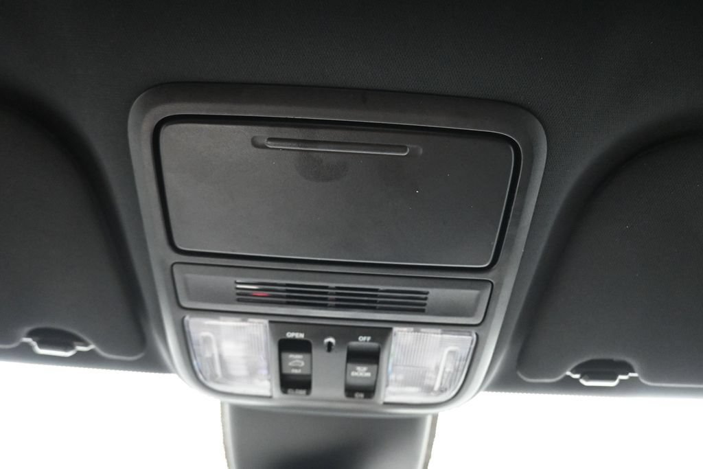 Used 2024 Honda Odyssey Sport image 25