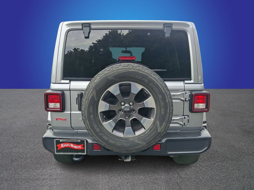 Used 2018 Jeep Wrangler Unlimited Sahara w/ Cold Weather Group AWD/4WD image 5