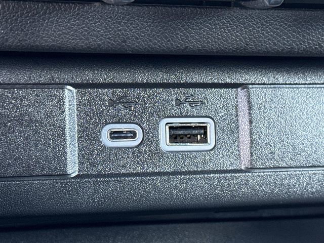 Used 2024 GMC Canyon Elevation w/ Convenience Package image 31