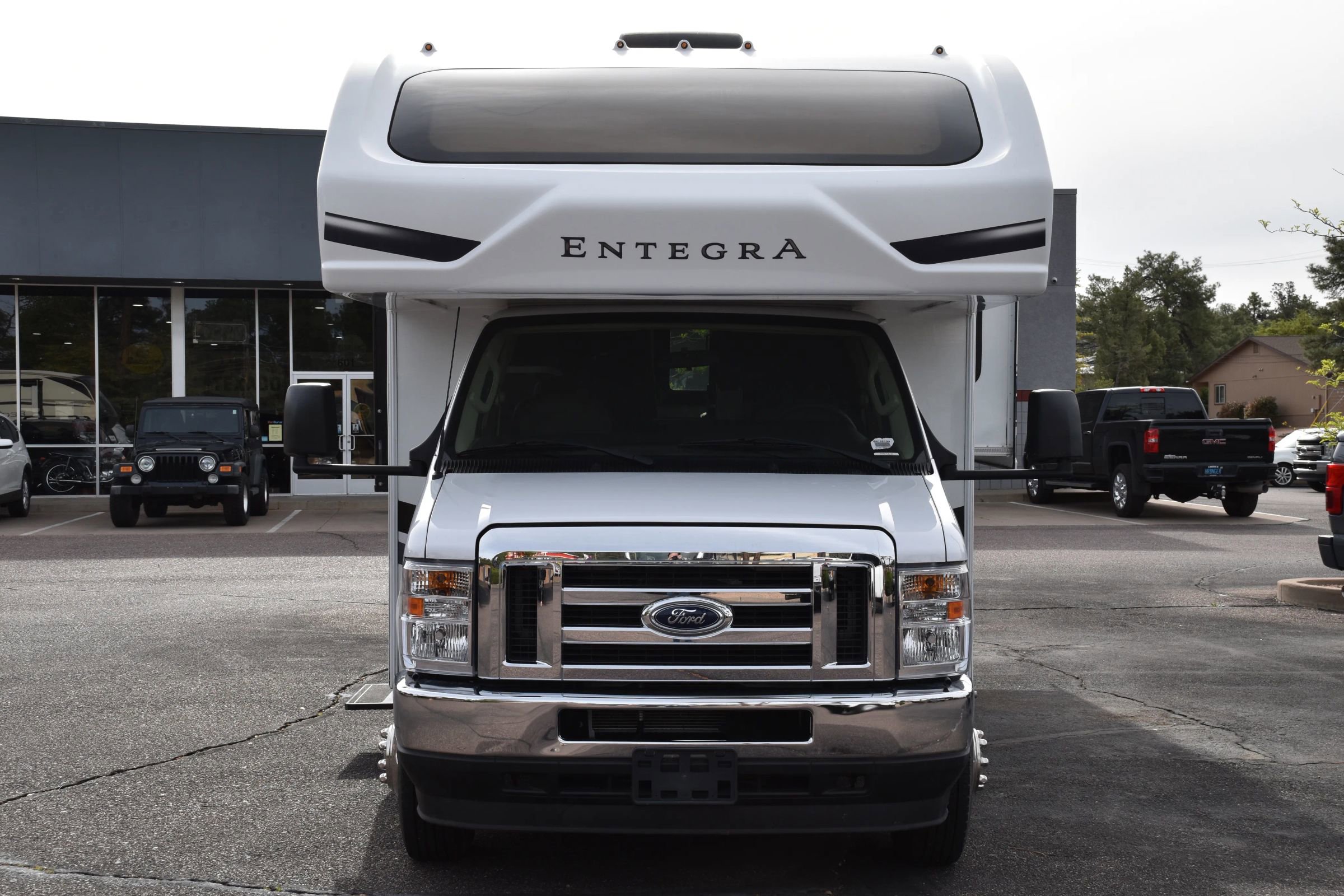 Used 2024 Ford E-450 and Econoline 450 Super Duty w/ Motorhome Prep Package RWD image 3