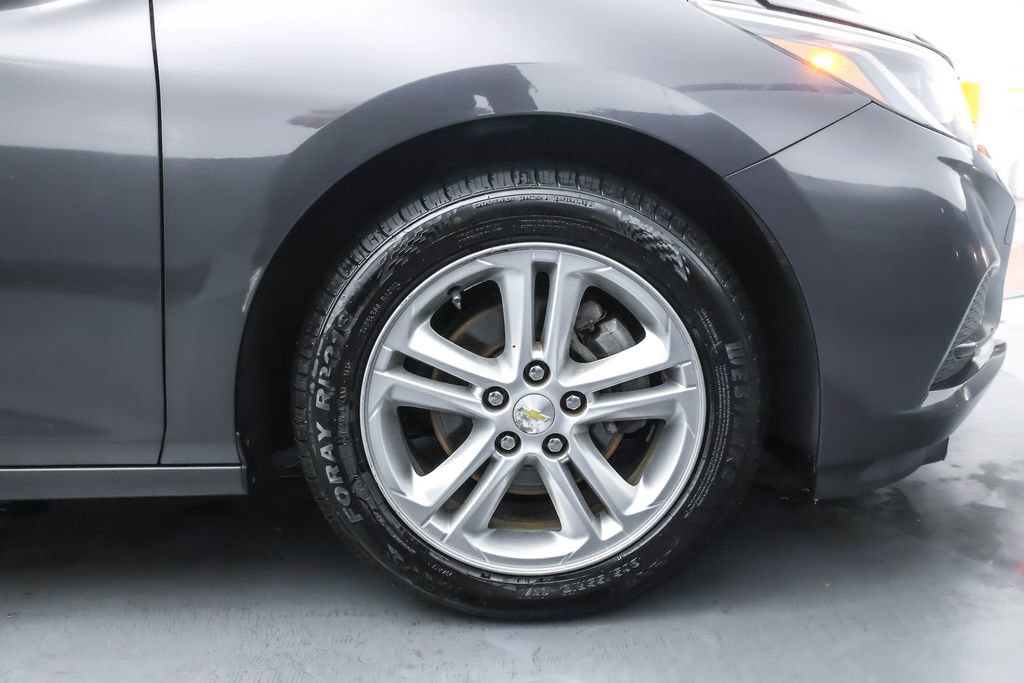 Used 2017 Chevrolet Cruze LT image 29