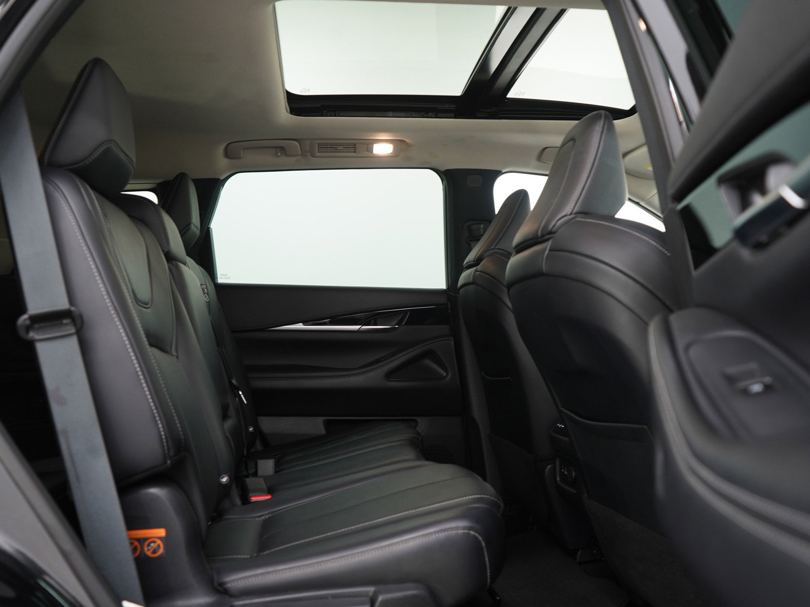 Used 2023 INFINITI QX60 Pure image 11