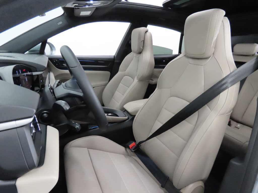 New 2026 Porsche Macan 4 Electric AWD/4WD image 5