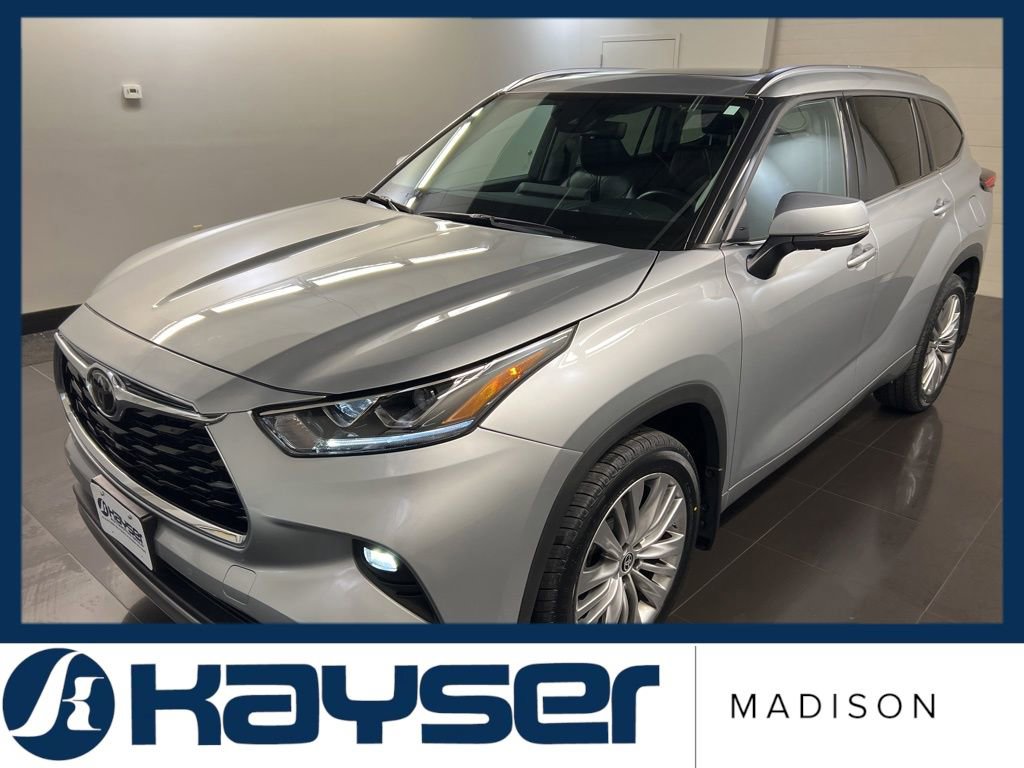 Used 2024 Toyota Highlander Platinum image 3