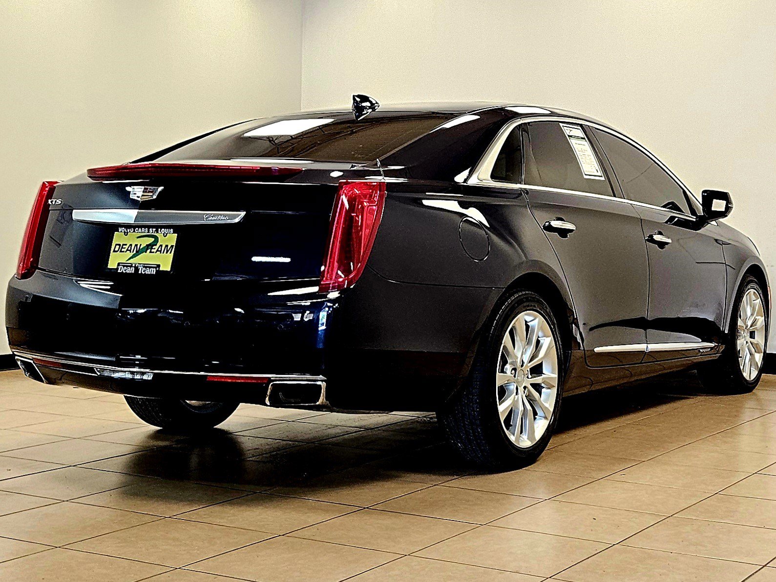 Used 2017 Cadillac XTS Luxury w/ Driver Awareness Package FWD image 3