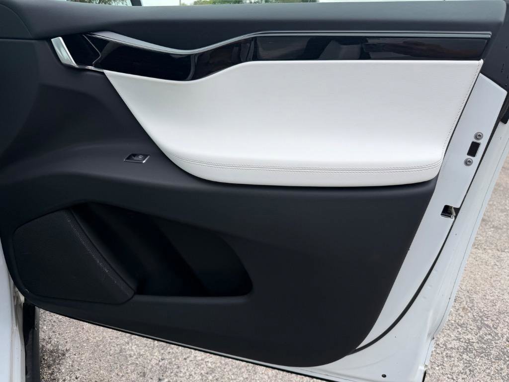 Used 2020 Tesla Model X Long Range image 20