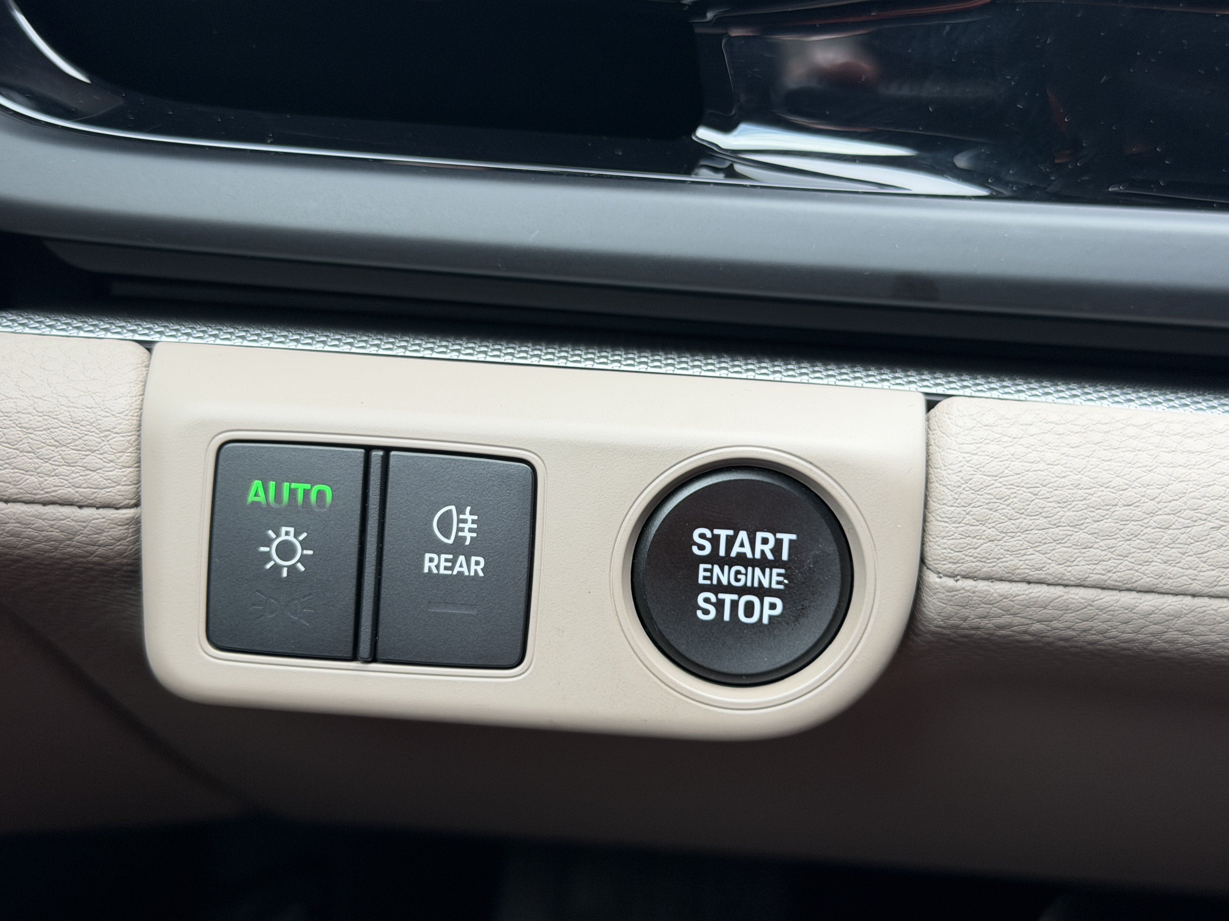 Certified 2025 Porsche Panamera 4 E-Hybrid AWD/4WD image 29