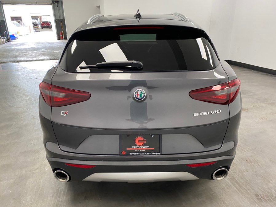Used 2019 Alfa Romeo Stelvio Ti AWD/4WD image 3